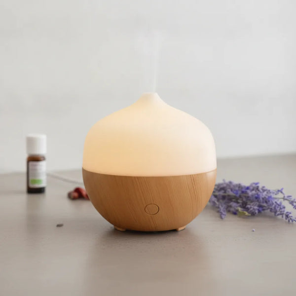 Diffuseur d'huiles essentielles lumineux design bois et blanc